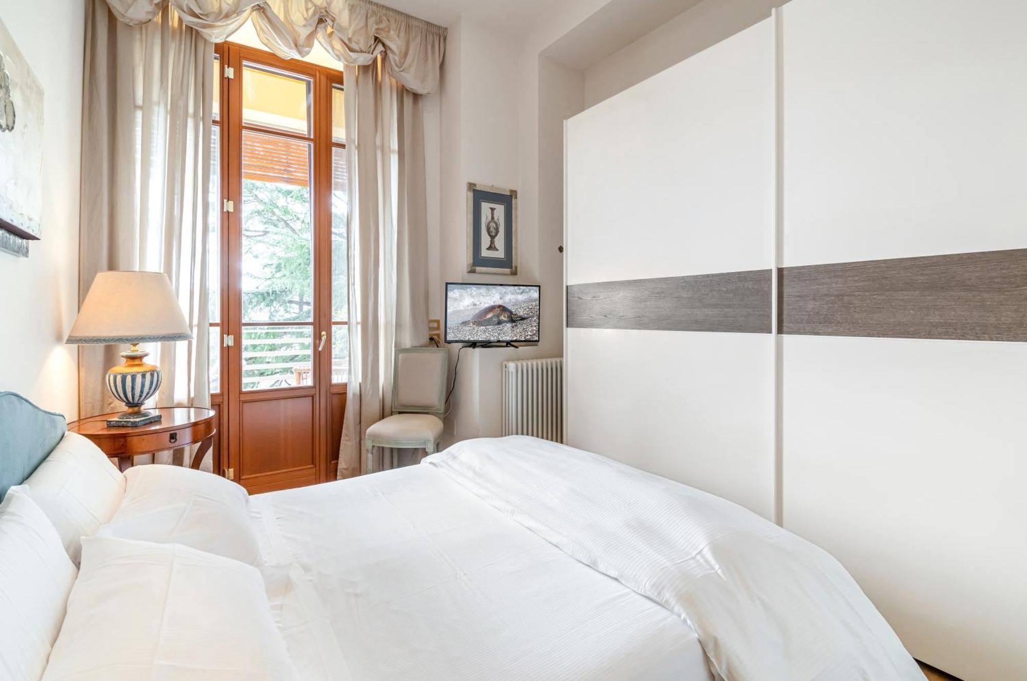 Porta Tufi Luxury Apartment With Private Parking! シエーナ エクステリア 写真